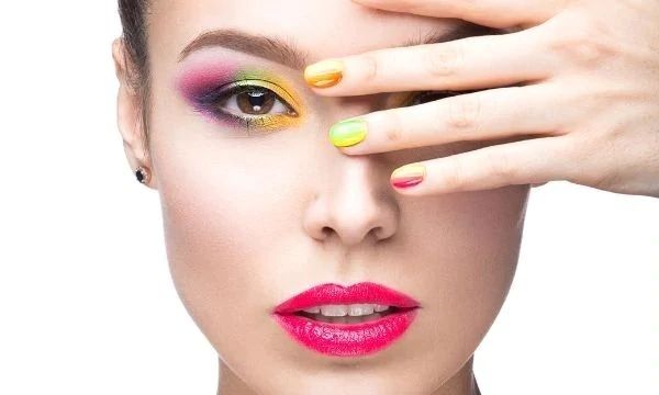 Lava Arts färgglada looker